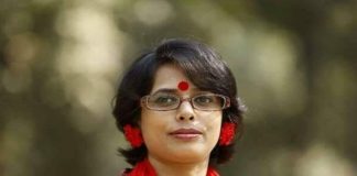 রূপালি আলোয় বদলে যাওয়া রাত