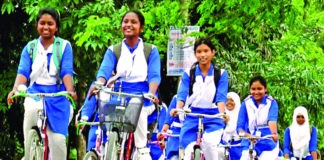করোনার ফলে ত্রিশ শতাংশ শিক্ষার্থীর ঝরে পড়ার আশঙ্কা