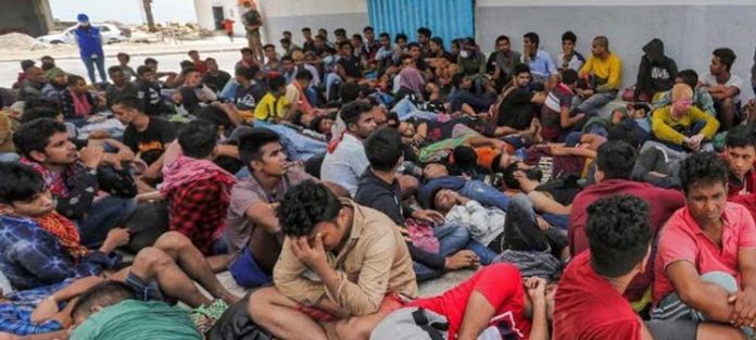 264-bangladeshi-rescued_afp ভূমধ্যসাগর থেকে উদ্ধার বাংলাদেশিরা। ছবি: এএফপি