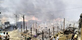 কক্সবাজারের আগুন:পুড়লো ৫শ’ ঘর, ৪ হাজার রোহিঙ্গা আশ্রয়হীন