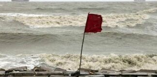 উপকূলে আতঙ্ক রাতেই ঘূর্ণিঝড়ে রূপ নিতে পারে, বন্দরগুলোতে ৩ সতর্কসংকেত