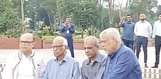 স্মৃতিসৌধে অন্তর্বর্তী সরকারের নতুন চার উপদেষ্টার শ্রদ্ধা