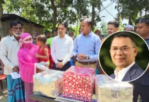 মবে বাবাহারা শিশুর পাশে প্রধানমন্ত্রী
